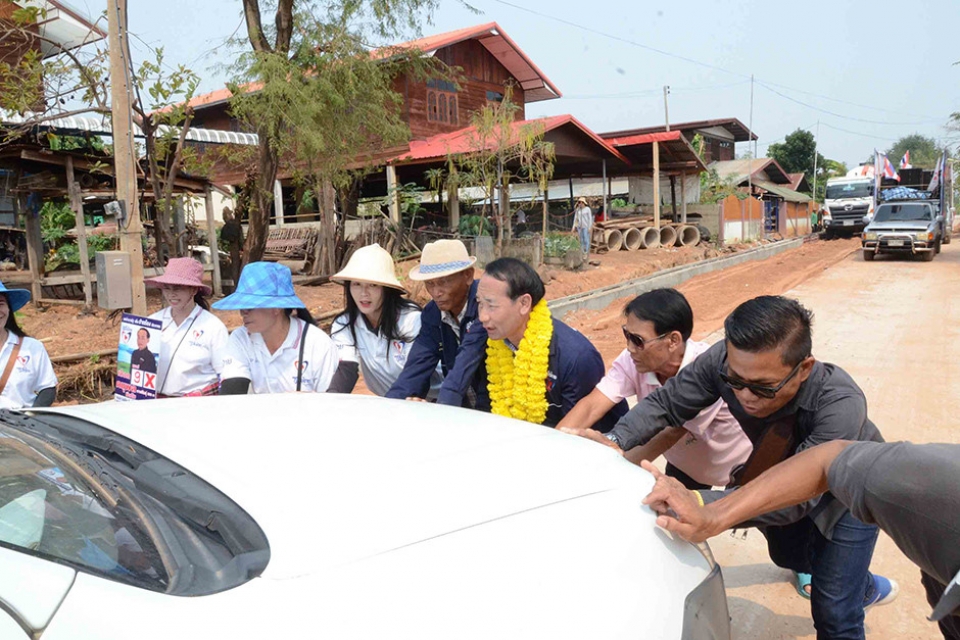 bau cu thai lan ung vien tim du cach thu phieu bau truoc gio g