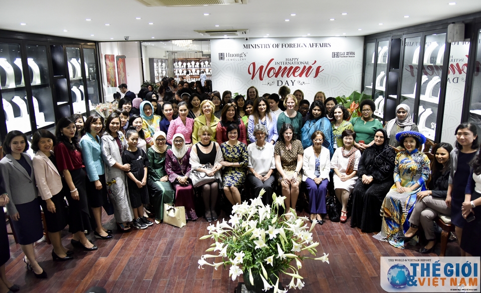 nhom awch gap mat nhan dip ngay quoc te phu nu