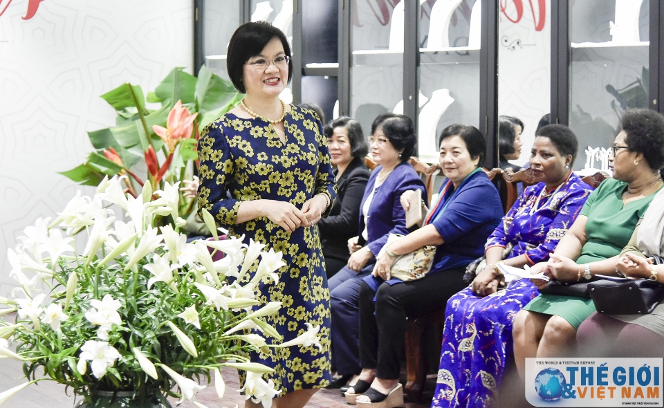 nhom awch gap mat nhan dip ngay quoc te phu nu