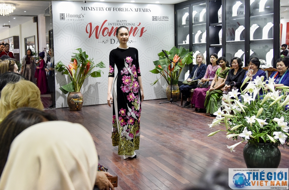 nhom awch gap mat nhan dip ngay quoc te phu nu