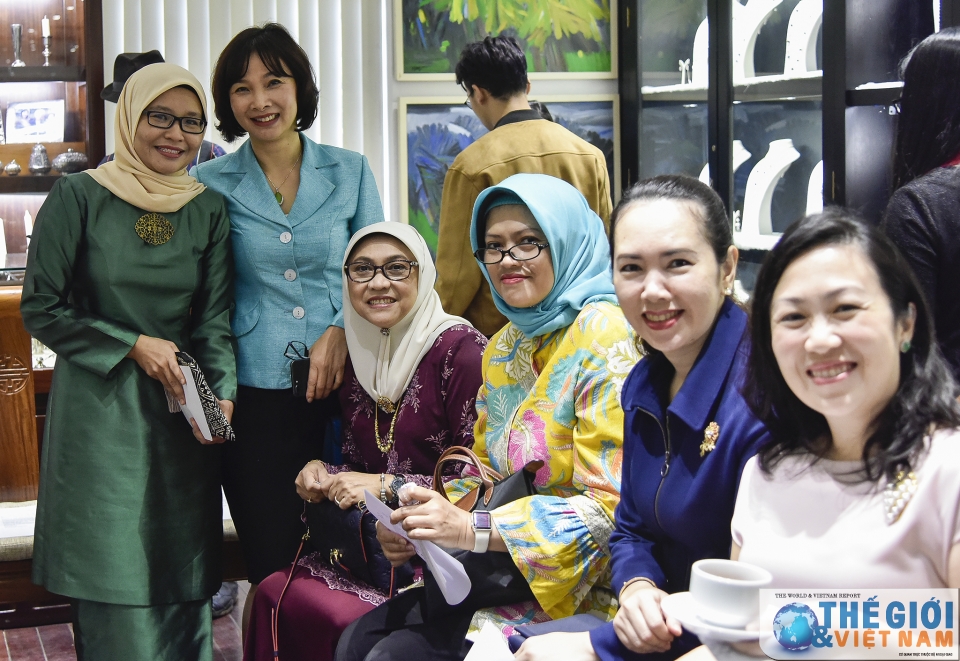 nhom awch gap mat nhan dip ngay quoc te phu nu