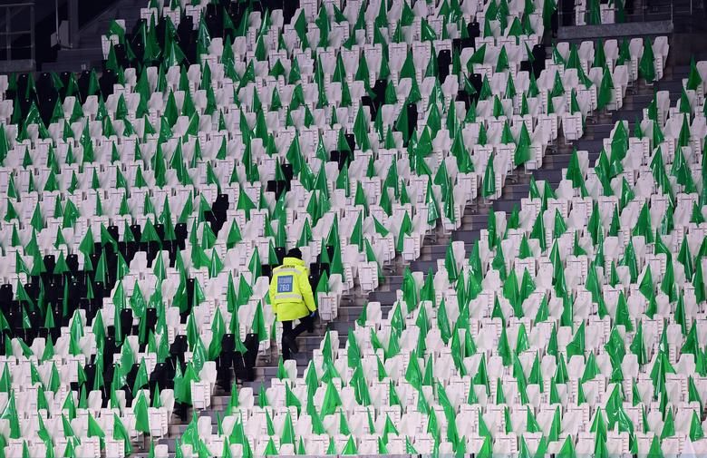 nhung tran thi dau the thao khong khan gia thoi covid 19