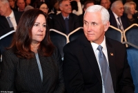 Mỹ: Phó Tổng thống M.Pence và phu nhân sẽ được xét nghiệm Covid-19