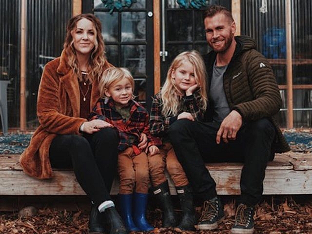 vo chong my song lac quan de chien thang covid 19