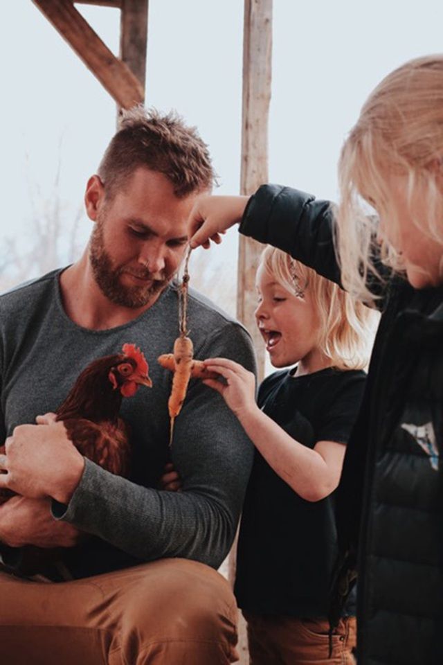 vo chong my song lac quan de chien thang covid 19