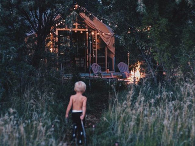 vo chong my song lac quan de chien thang covid 19