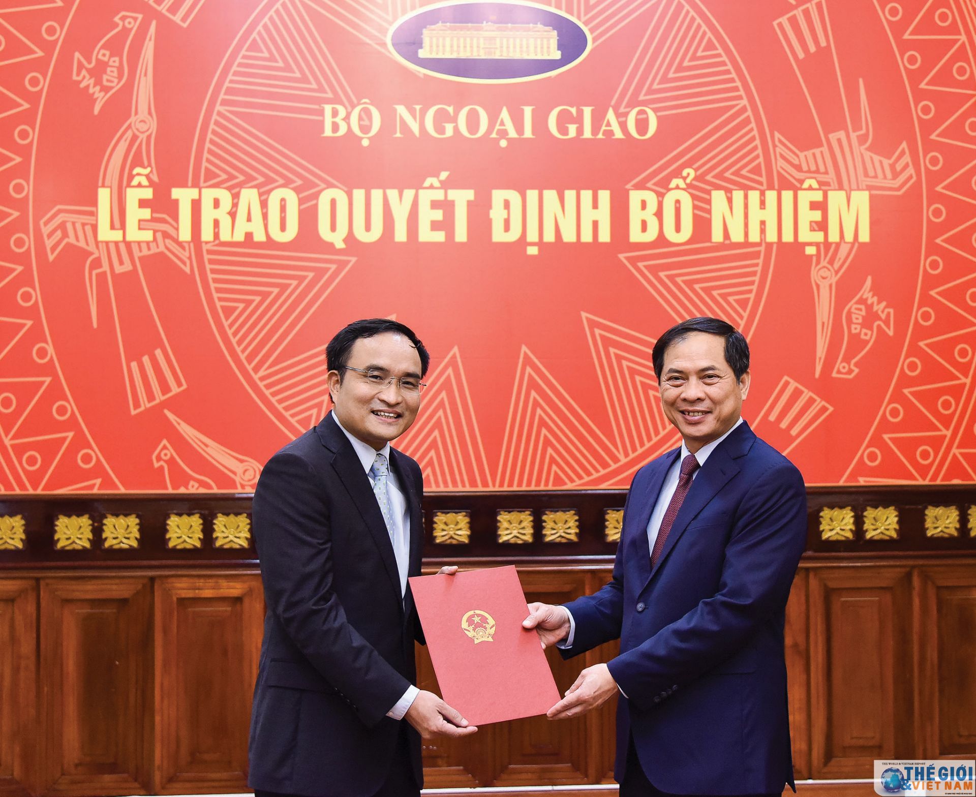 thu truong thuong truc bui thanh son trao quyet dinh dieu dong bo nhiem can bo cap vu