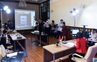 trao giay phep thanh lap van phong thuong tru cho mot so co quan bao chi nuoc ngoai