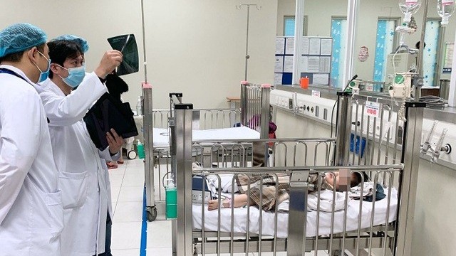 Bé gái ngã từ tầng 12A chung cư tại Hà Nội sắp được xuất viện