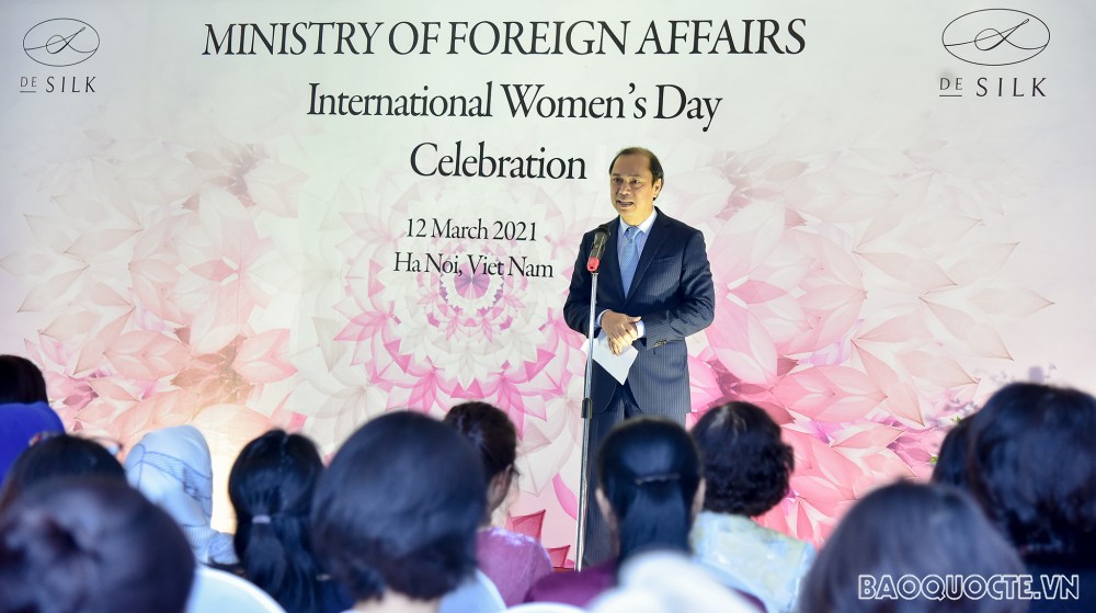 Các nhà ngoại giao nữ gặp mặt kỷ niệm Ngày Quốc tế Phụ nữ 8/3