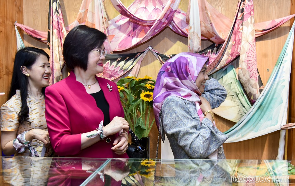 Các nhà ngoại giao nữ gặp mặt kỷ niệm Ngày Quốc tế Phụ nữ 8/3