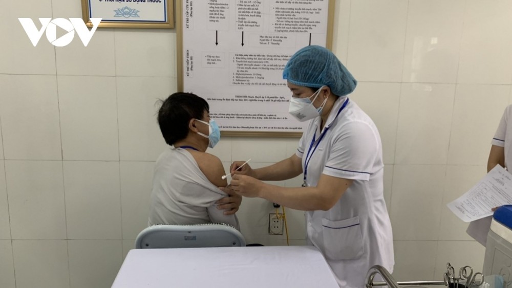 Nhiều trường hợp phản vệ sau tiêm vaccine Covid-19 được xử trí kịp thời