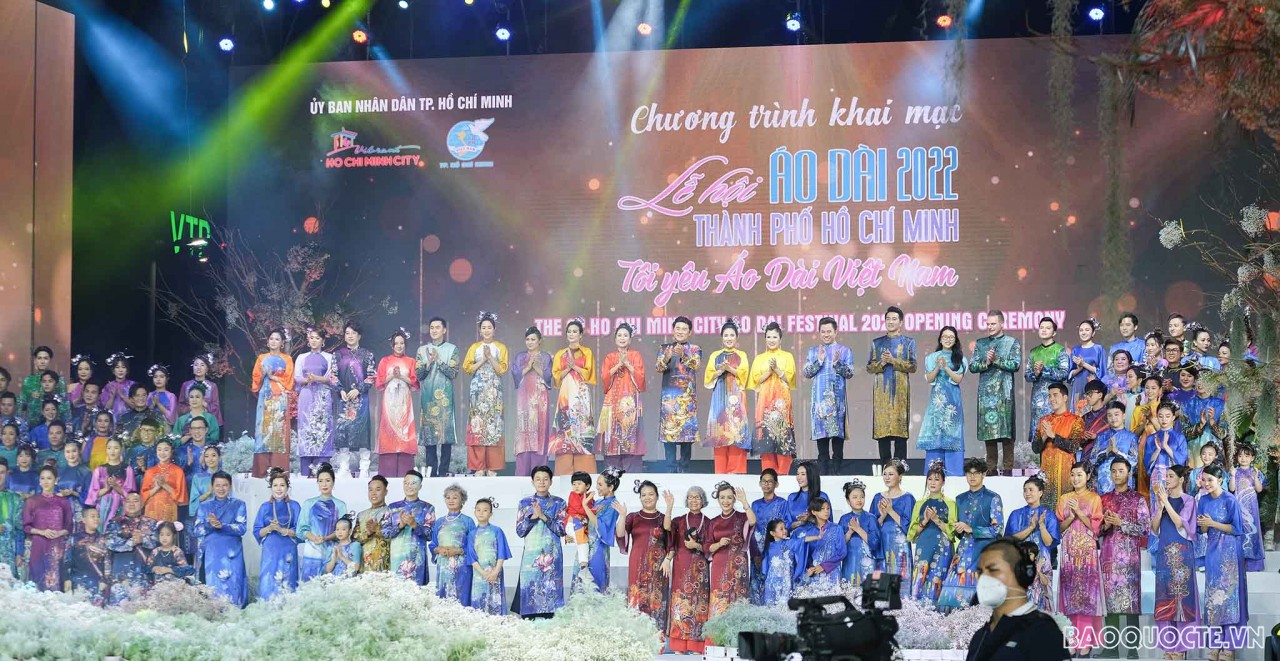 Chiêm ngưỡng hơn 600 tà áo dài trong đêm khai mạc Lễ hội áo dài TP. Hồ Chí Minh 2022