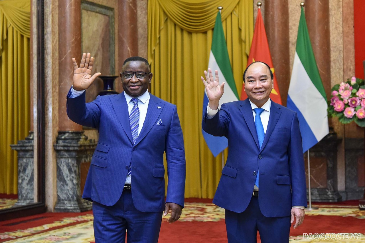 Lễ đón chính thức Tổng thống Sierra Leone và Phu nhân tại Phủ Chủ tịch