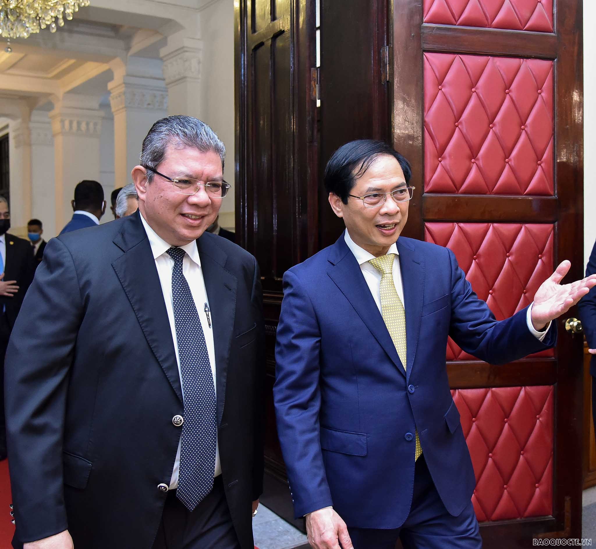 Bộ trưởng Ngoại giao Bùi Thanh Sơn đón và hội đàm với Bộ trưởng Ngoại giao Malaysia Saifuddin Abdullah