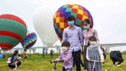 Thông tin chi tiết về lịch trình, giá vé tham quan và trải nghiệm bay khinh khí cầu tại Hà Nội