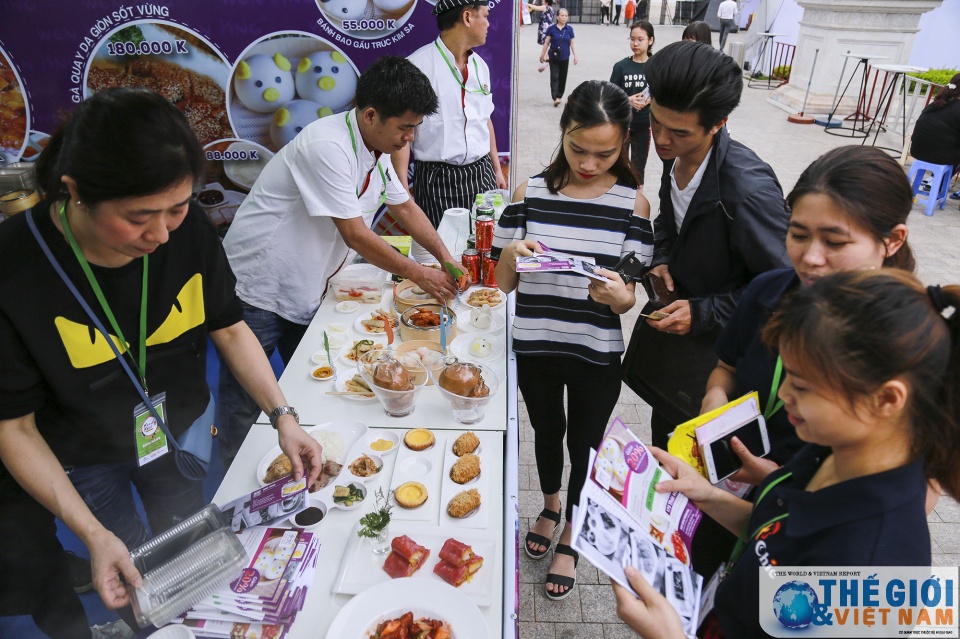 ha noi nhung dieu kho cuong tai le hoi am thuc da quoc gia