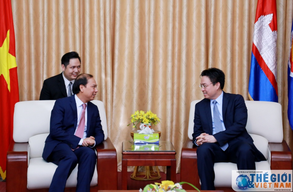 lanh dao bo ngoai giao chuc mung tet campuchia