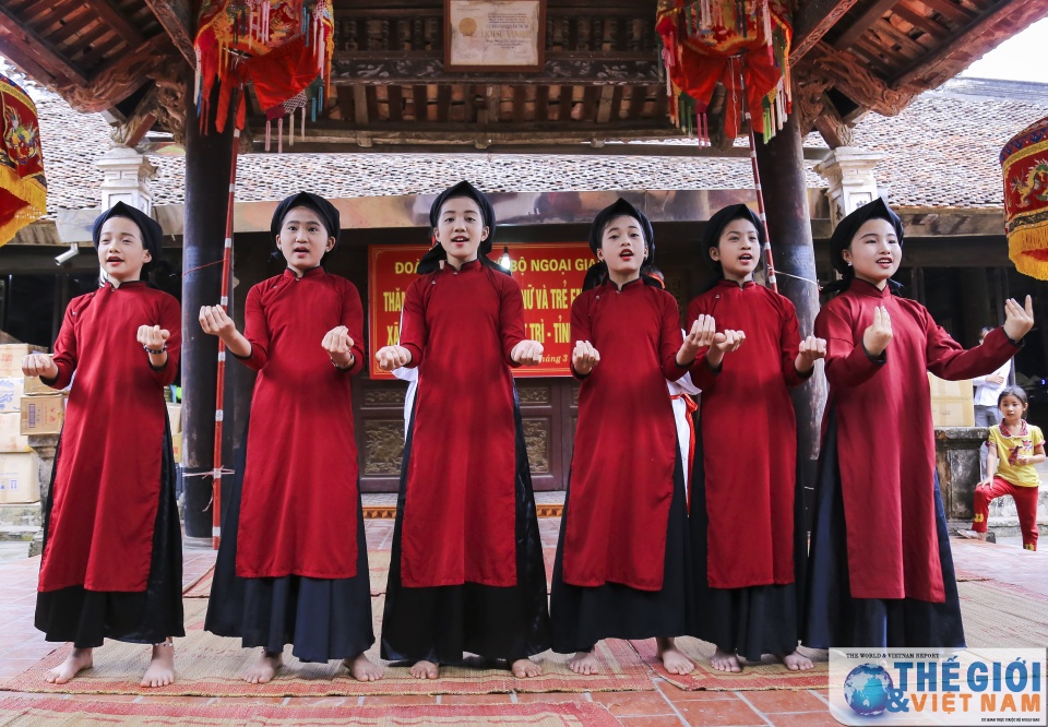 vang vong cau hat xoan