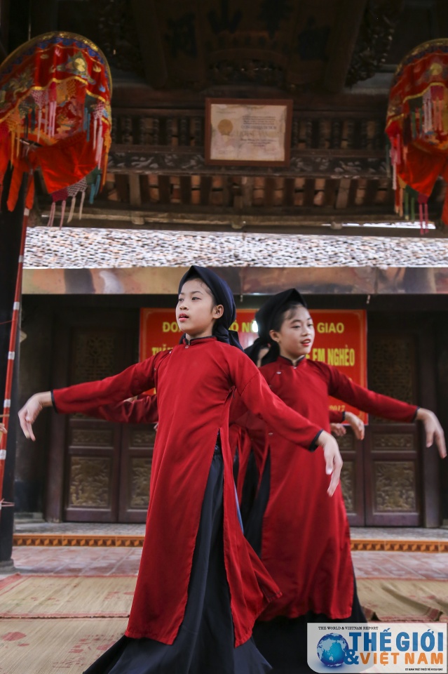 vang vong cau hat xoan