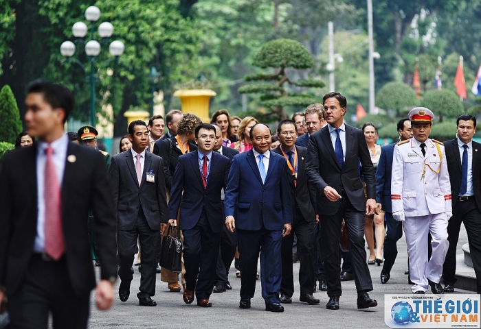 le don chinh thuc thu tuong ha lan tai phu chu tich