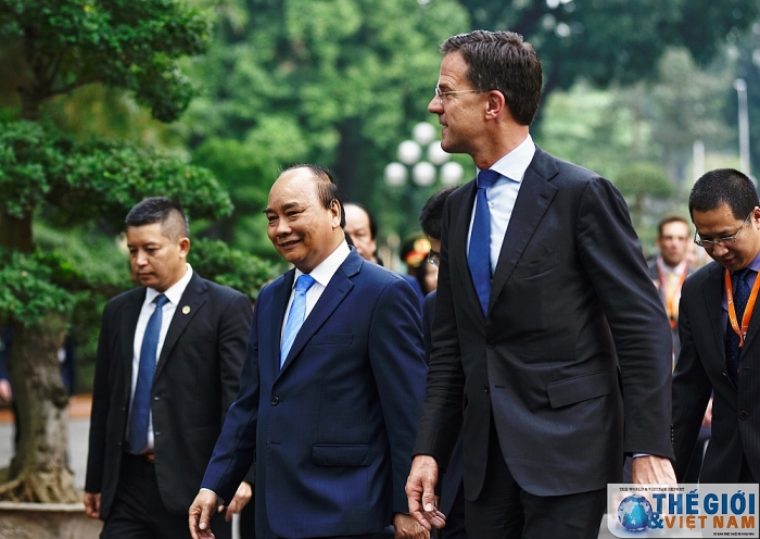 le don chinh thuc thu tuong ha lan tai phu chu tich