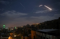 Israel không kích miền Trung Syria
