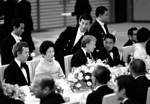 cuoc doi nhat hoang akihito qua anh bo mat nuoc nhat suot 3 thap ky