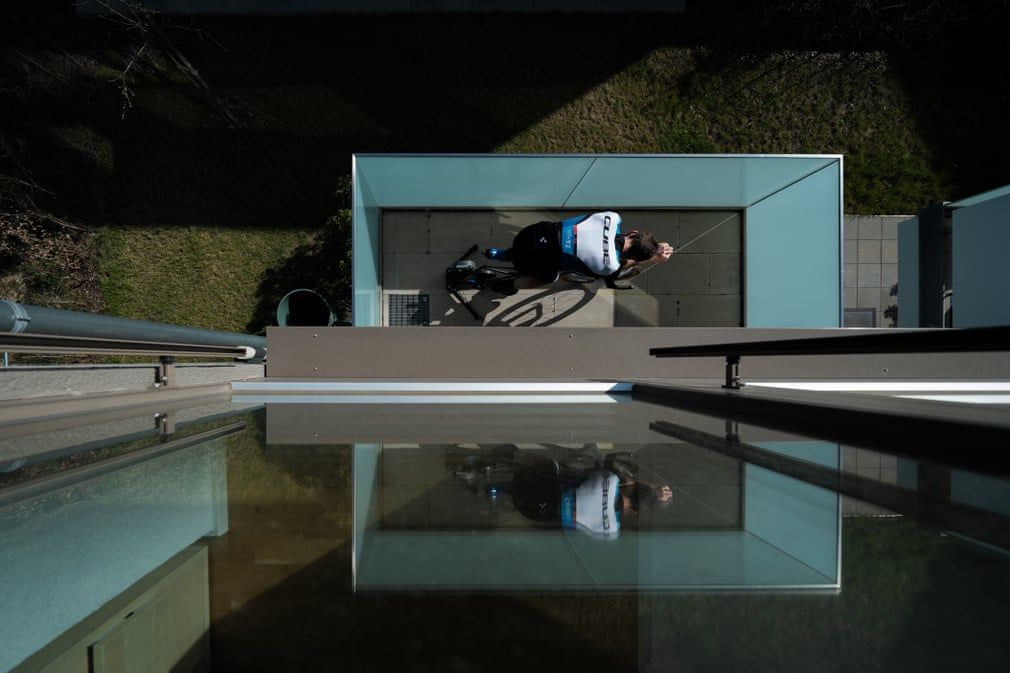 dich covid 19 cac van dong vien giu phong do nhu the nao khi phai lam viec tai nha