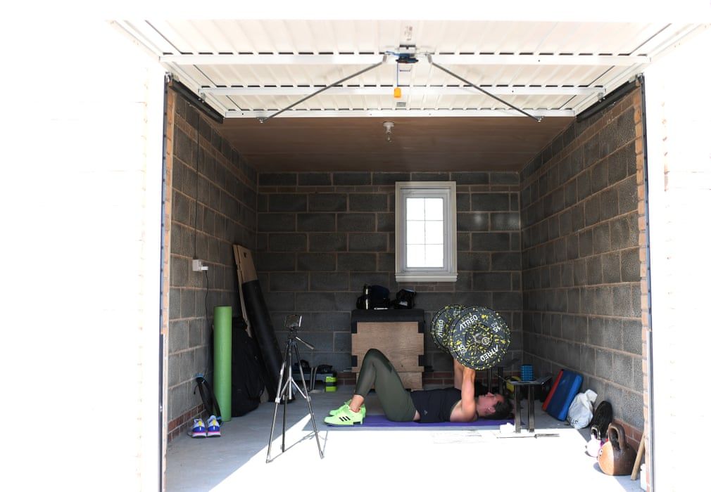 dich covid 19 cac van dong vien giu phong do nhu the nao khi phai lam viec tai nha