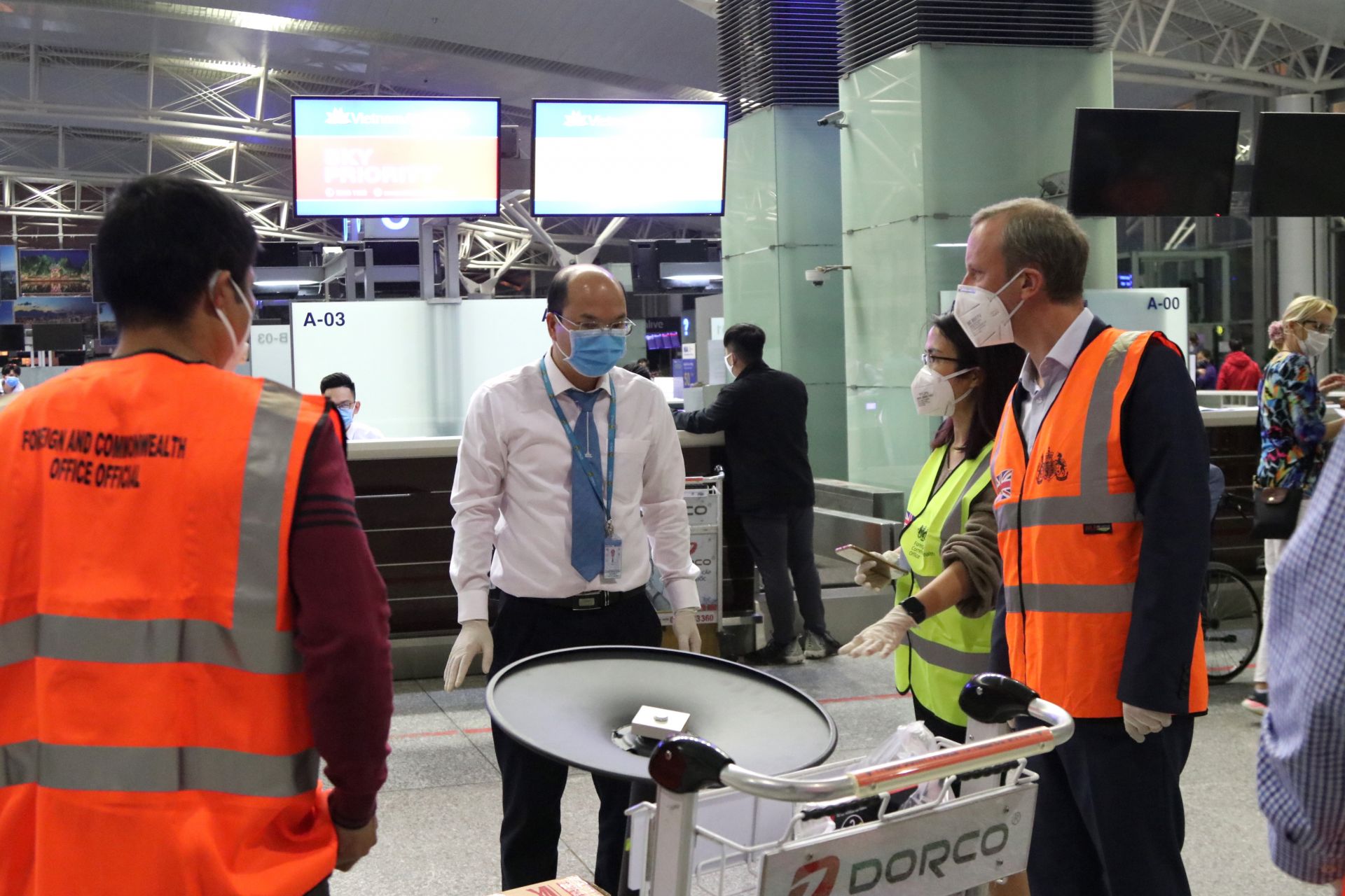 dich covid 19 chuyen bay dac biet ho tro cong dan anh hoi huong