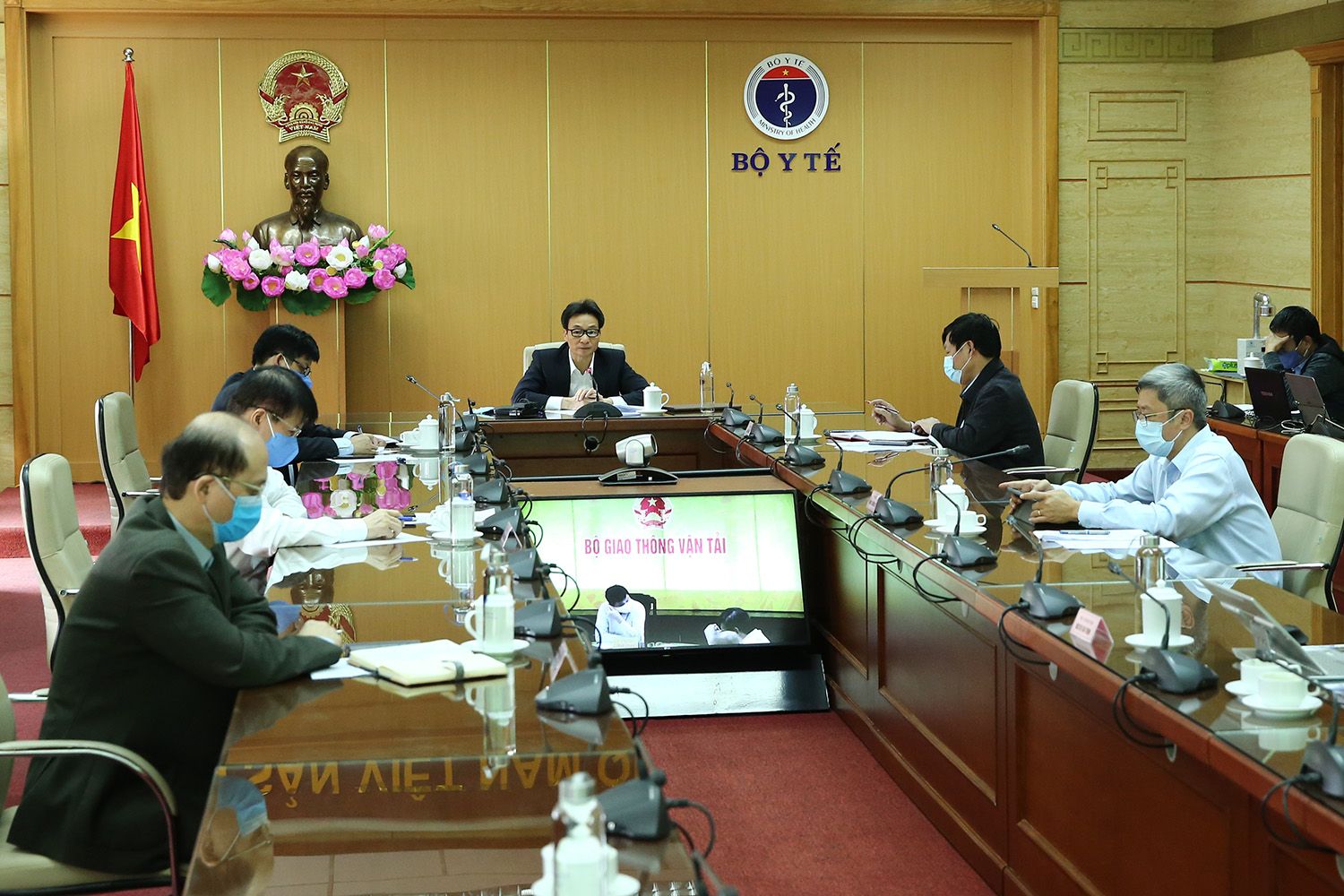 thong nhat kien nghi thu tuong ve viec tiep tuc thuc hien cach ly xa hoi