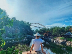 'Vịnh Hạ Long thu nhỏ' đẹp như tiên cảnh ở An Giang