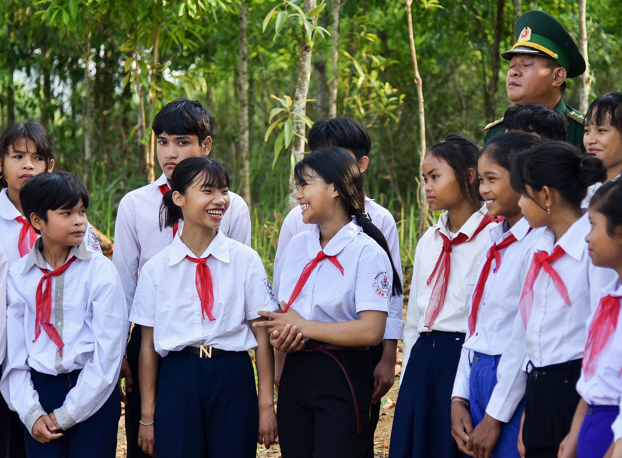 Tiết học đặc biệt và bài giảng ươm mầm cho tình yêu biên giới