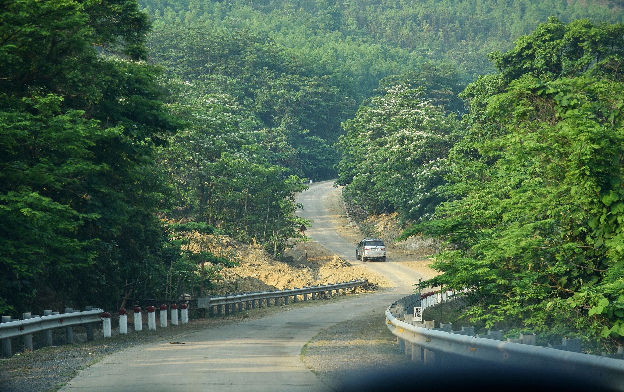 Tiết học đặc biệt và bài giảng ươm mầm cho tình yêu biên giới