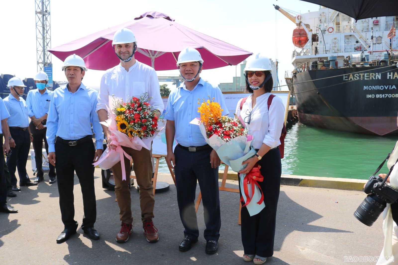 Đoàn các cơ quan đại diện ngoại giao và báo chí nước ngoài thường trú tại Hà Nội thăm và làm việc tại Phú Yên, Bình Định