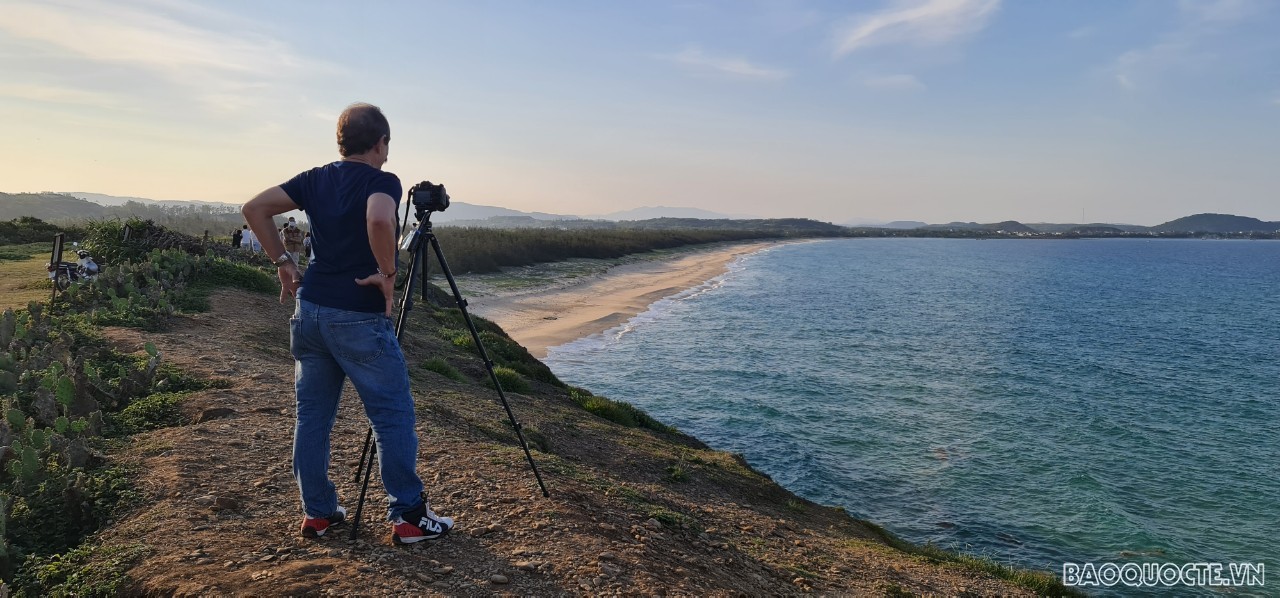 Phóng viên nước ngoài ấn tượng với cảnh sắc thiên nhiên Việt Nam. 