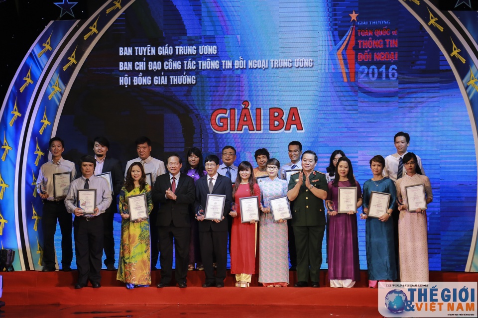 bao the gioi viet nam doat giai ba giai thuong toan quoc ve thong tin doi ngoai 2016