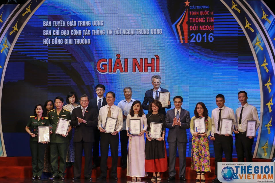 bao the gioi viet nam doat giai ba giai thuong toan quoc ve thong tin doi ngoai 2016