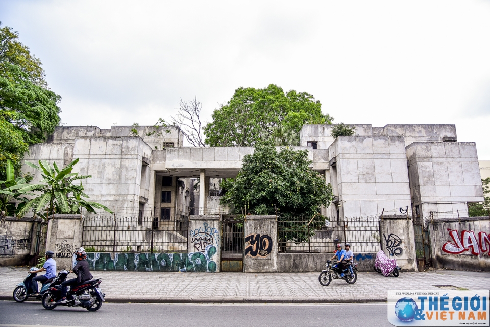 160930  NTH7273 - Những hình ảnh thực tế và sự đồn thổi bí ẩn về Ngôi "nhà ma" 300 Kim Mã