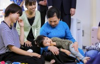 Phu nhân Chủ tịch nước thăm Trung tâm khuyết tật trẻ em Nhật Bản