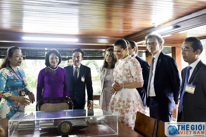 Phó Chủ tịch nước Đặng Thị Ngọc Thịnh chủ trì lễ đón chính thức Công chúa kế vị Thụy Điển pho chu tich nuoc dang thi ngoc thinh chu tri le don chinh thuc cong chua ke vi thuy dien