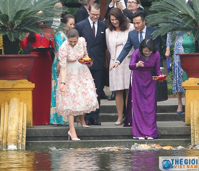 Phó Chủ tịch nước Đặng Thị Ngọc Thịnh chủ trì lễ đón chính thức Công chúa kế vị Thụy Điển pho chu tich nuoc dang thi ngoc thinh chu tri le don chinh thuc cong chua ke vi thuy dien