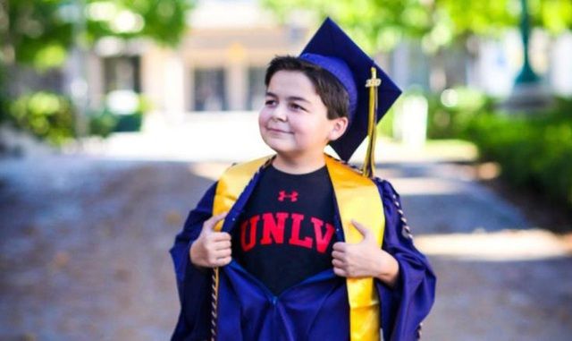 cau be 13 tuoi co 4 bang tot nghiep cao dang