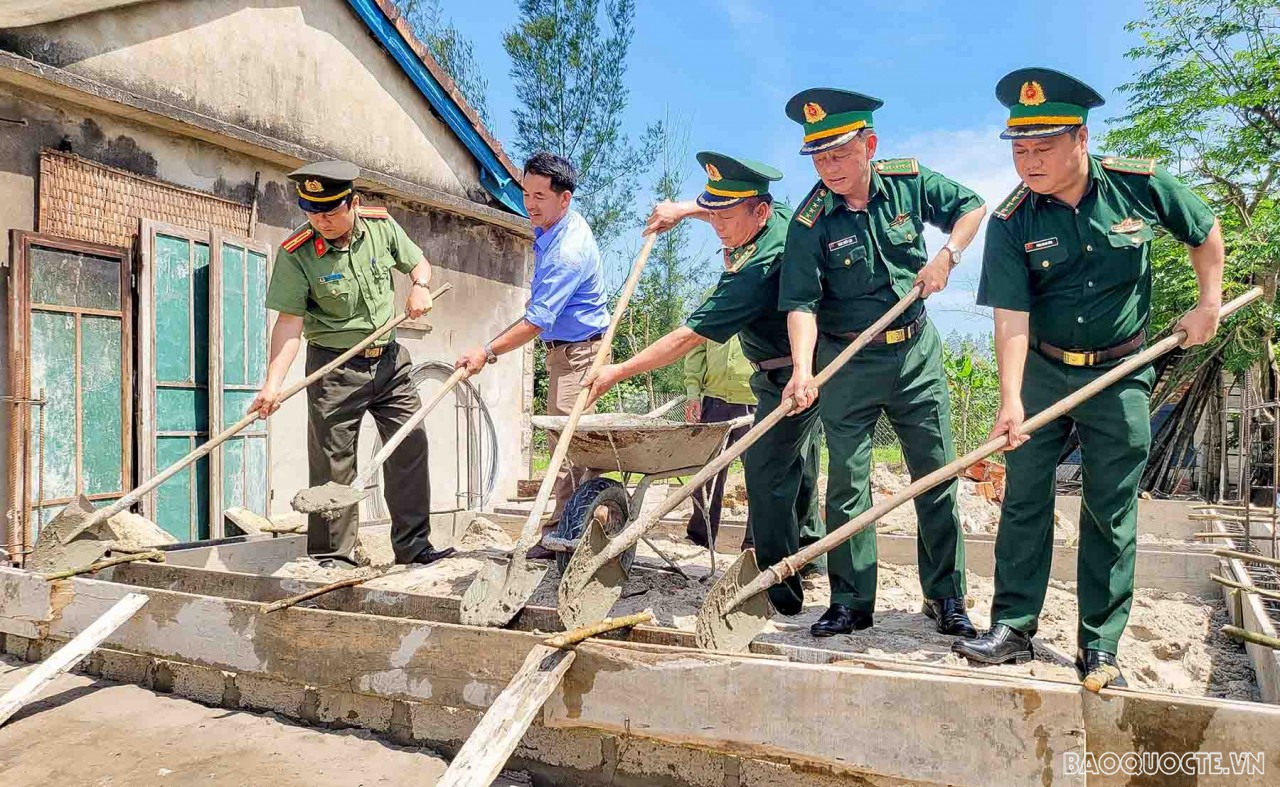 BĐBP Quảng Trị khởi công xây dựng “nhà tình nghĩa” cho gia đình Liệt sĩ Quảng Trị: Chăm lo cho đời sống gia đình có công với cách mạng
