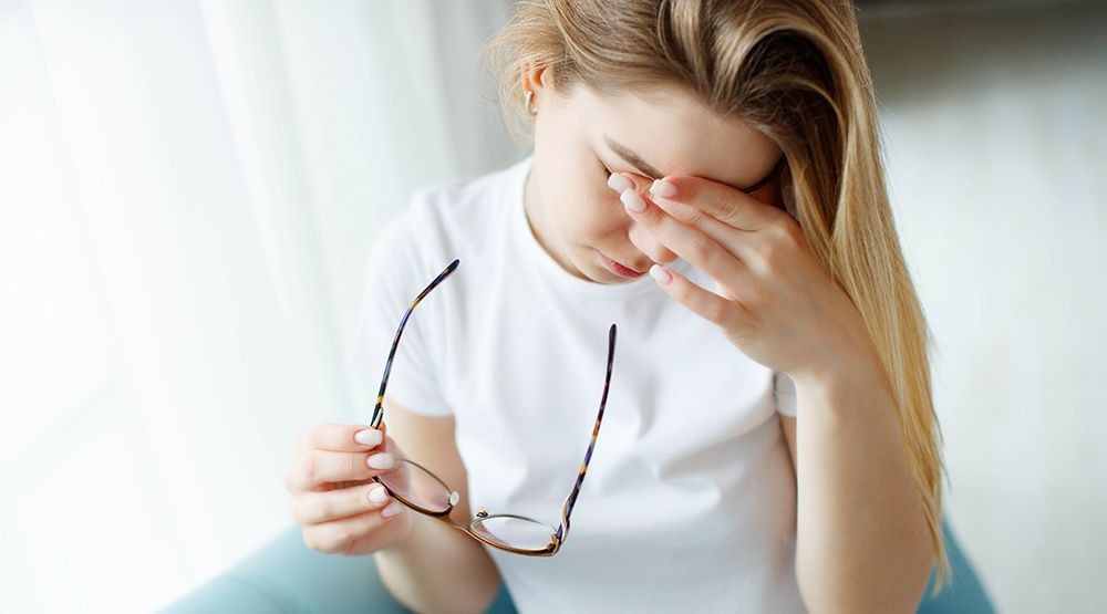 Vì sao xảy ra tình trạng khô mắt ngày hè?