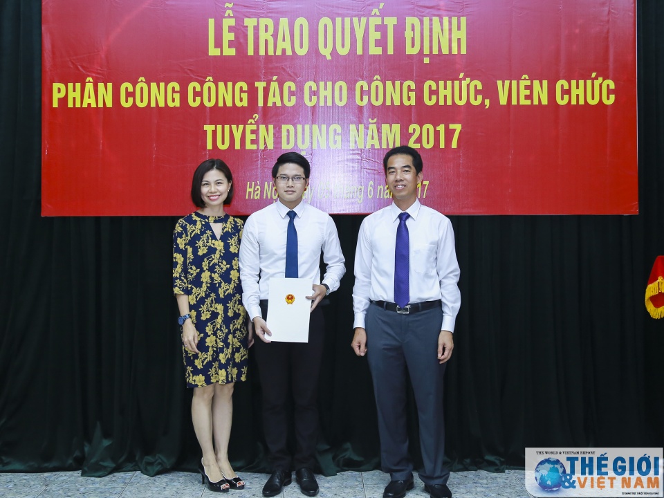 bo ngoai giao trao quyet dinh phan cong cong tac