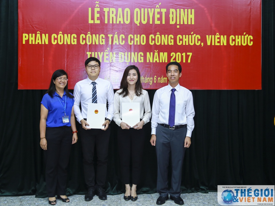 bo ngoai giao trao quyet dinh phan cong cong tac