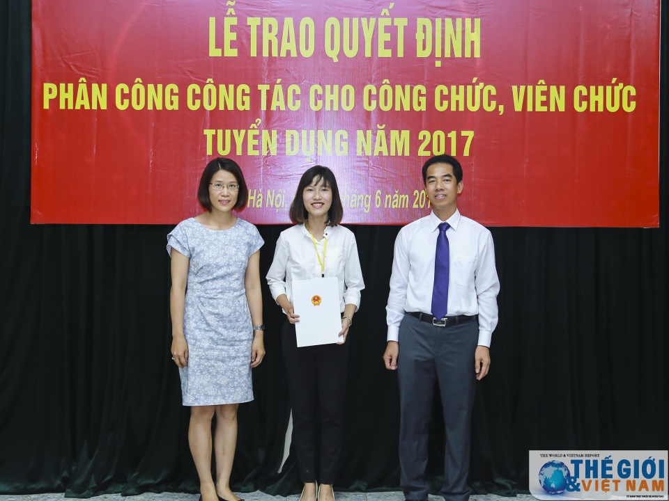 bo ngoai giao trao quyet dinh phan cong cong tac