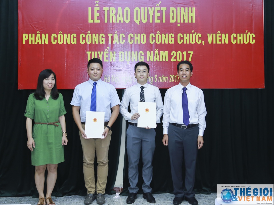 bo ngoai giao trao quyet dinh phan cong cong tac